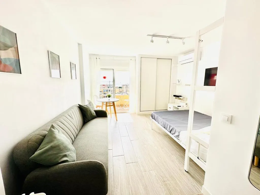 아파트 Modern White Studio 베날마데나코스타 스페인